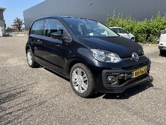 skadebil auto Volkswagen Up! 5drs high up 2017/11