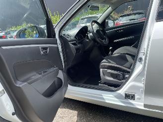 Suzuki Swift 1.2 5drs clima picture 9