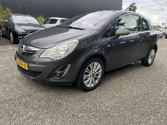 uszkodzony samochody osobowe Opel Corsa 1.4 aut. cosmo 2012/9