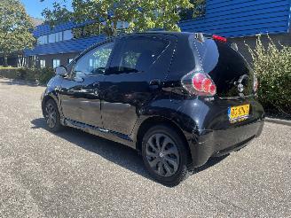 Coche accidentado Toyota Aygo 5drs airco nav. 2011/11