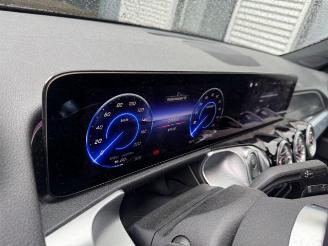 Mercedes EQB 250+ Urban 71KWH Progressive picture 7