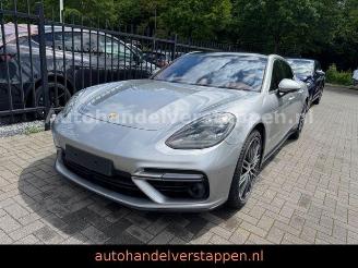 krockskadad bil auto Porsche Panamera Turbo S E-Hybrid GT SIlver MEGA VOLL 2017/12