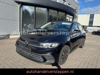 Vaurioauto  passenger cars Volkswagen Polo VI Life 70KW TSI Navi Klima 5Turig 2022/6