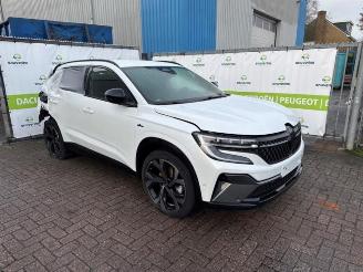 Vrakbiler auto Renault Austral Austral, SUV, 2022 1.2 E-Tech Hybrid 200 2023/11