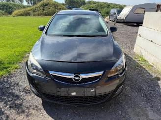 Vrakbiler auto Opel Astra Astra J (PC6/PD6/PE6/PF6), Hatchback 5-drs, 2009 / 2015 1.4 Turbo 16V 2011/11