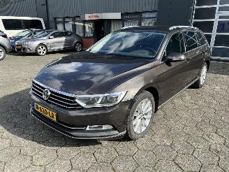 krockskadad bil bedrijf Volkswagen Passat 1.8 TSI Business Edition R 2017/4