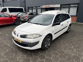 skadebil auto Renault Mégane Grandtour 1.5 dCi 78kW van 2009/6