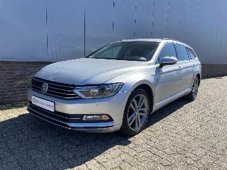 Unfallwagen Volkswagen Passat Comfortline, Trekhaak, Camera, Airco 2015/3