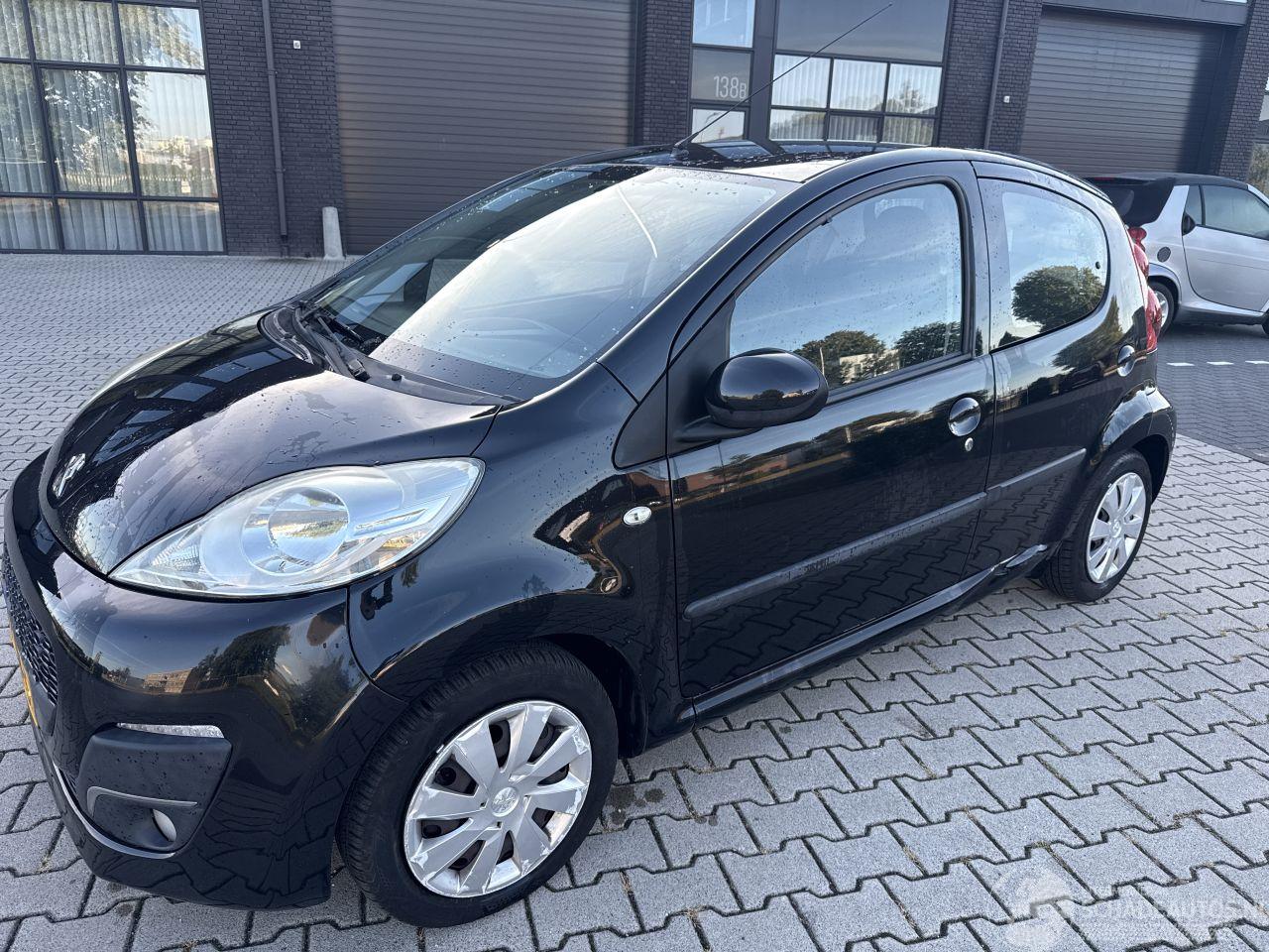 Peugeot 107 1.0 ACTIVE AIRCO RIJDBARE SCHADE! BOUWJAAR 2013  1750 EURO