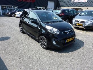 škoda osobní automobily Kia Picanto 1.2 CVVT WORL CUP ED. 2014/6