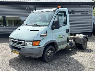 krockskadad bil bedrijf Iveco Daily 40C13 300 2001/9