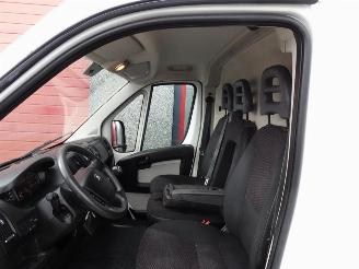 Peugeot Boxer 330 2.2 HDI L2H1 XT 3 zits airco picture 10