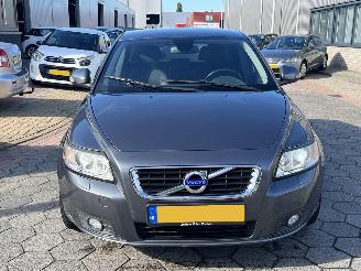 Volvo V-50 2.0F R-Design Pro Edition picture 2
