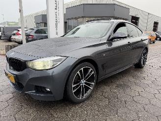 krockskadad bil auto BMW 3-serie GT 320i M  xDrive High Exe 2019/10