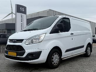 skadebil bedrijf Ford Transit Custom 270 2.2 TDCI L1H1 Trend 2015/10