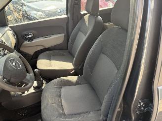 Dacia Lodgy 1.2 TCE Laureate 7-pers. AIRCO CRUISE picture 9