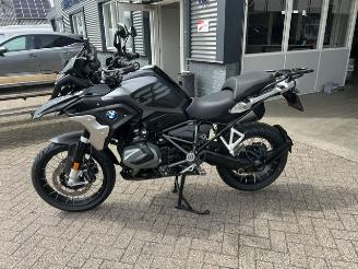Vrakbiler auto BMW R 1250 GS TRIPLE BLACK EDITION  32.000KM 2024/2