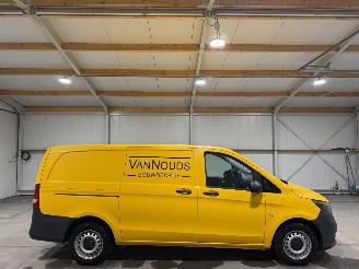 skadebil auto Mercedes Vito 111CDI 84kW Airco Navi Lang 2017/10
