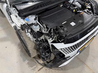 Peugeot e-3008 73kWh 157kW Allure Avantage picture 25