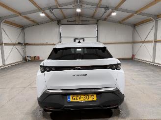 Peugeot e-3008 73kWh 157kW Allure Avantage picture 7