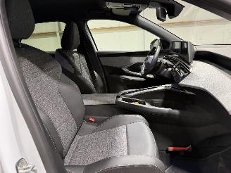 Peugeot e-3008 73kWh 157kW Allure Avantage picture 39