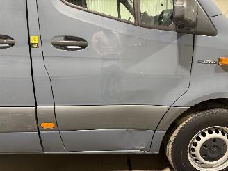 Mercedes eSprinter 55kWh L2-H2 Automaat picture 20