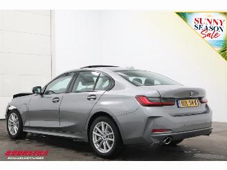 BMW 3-serie 330e Schuifdak 360° LED Cruise SHZ 4.216 km! picture 4