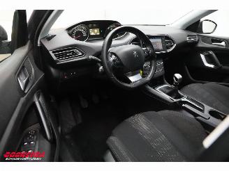 Peugeot 308 SW 1.6 BlueHDI Executive Pack Pano Navi Clima Cruise Camera PDC AHK picture 17