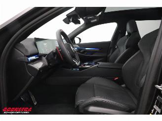 BMW M5 Touring Pano HUD B&W 360° ACC picture 17