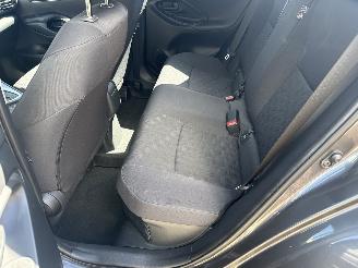 Mazda 2  picture 13