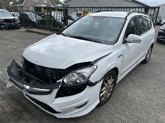 krockskadad bil auto Hyundai I-30 CW   1.4i   i-Motion 2012/7