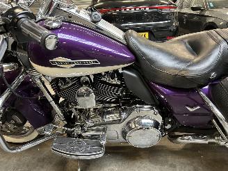 Harley-Davidson Road King FLHRC picture 13