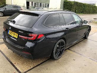 BMW 5-serie 520i Touring M Pakket picture 4