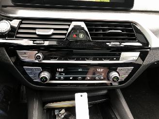BMW 5-serie 520i Touring M Pakket picture 10