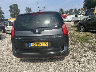 Peugeot 5008 1.6 HDiF Blue Lease 7p picture 26
