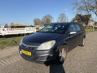krockskadad bil auto Opel Astra STATION WAGON 1.7 CDTI BUSINESS 2009/6