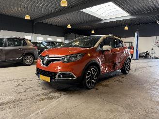 damaged passenger cars Renault Captur 0.9 TCe Dynamique 2013/6