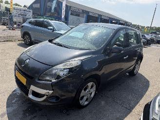 uszkodzony samochody osobowe Renault Scenic 2.0 103KW Automaat Clima Navi Dynamique NAP 2011/3