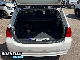 BMW 3-serie 330xd Dynamic Exe Automaat Panorama Climate Cruise Navigatie picture 18