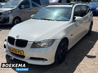 BMW 3-serie 330xd Dynamic Exe Automaat Panorama Climate Cruise Navigatie picture 4