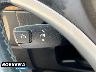 BMW 3-serie 330xd Dynamic Exe Automaat Panorama Climate Cruise Navigatie picture 26