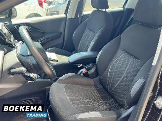 Peugeot 208 1.2 VTi Access Navi Cruise-Control Parkeersensoren Clima picture 9