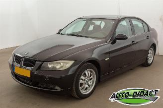 krockskadad bil auto BMW 3-serie 318i Airco 2007/5