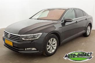 krockskadad bil auto Volkswagen Passat 1.4 TSI Automaat Clima Navi Comfortline Business 2018/6