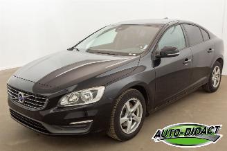 skadebil auto Volvo S-60 1.6 AT Kinetic 58.185 km Car-Pass Navi Clima 2015/3