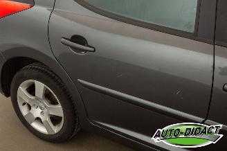 Peugeot 207 SW 1.6 VTi Airco Pano Navi Première picture 32
