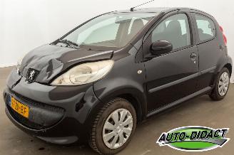krockskadad bil auto Peugeot 107 1.0-12V XS Airco 2008/2