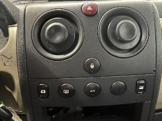 Peugeot Partner Partner Combispace MPV 1.6 16V (TU5JP4(NFU)) [80kW]  (07-2001/03-2008)= picture 17