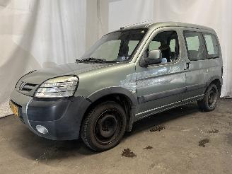 Peugeot Partner Partner Combispace MPV 1.6 16V (TU5JP4(NFU)) [80kW]  (07-2001/03-2008)= picture 3