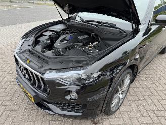 Maserati Levante 3.0 V6 S AWD GranLusso picture 33